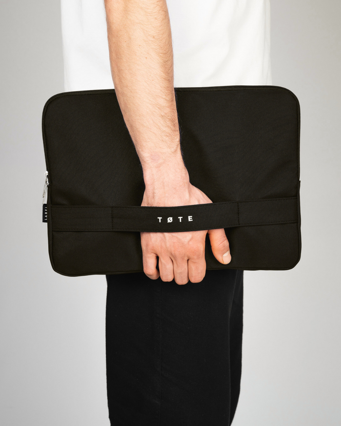 Black Laptop Sleeve | 16"