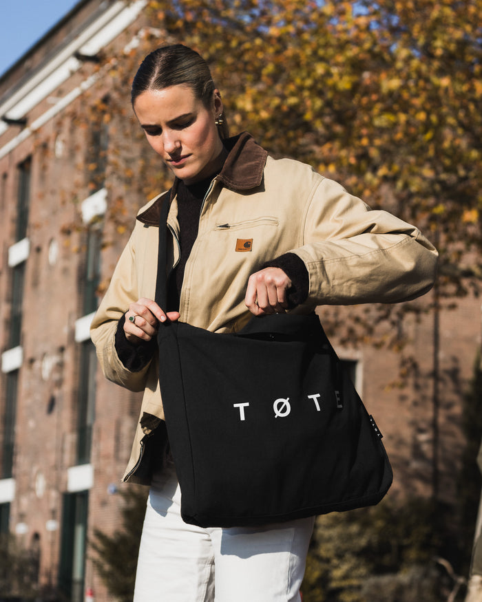 Black TØTE Bag
