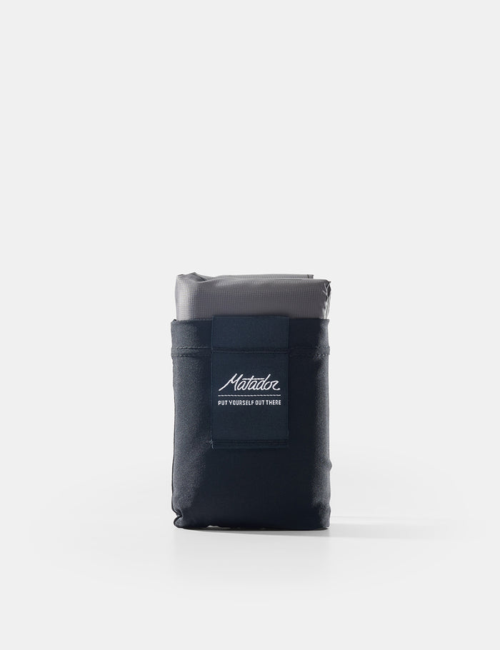 black pocket blanket