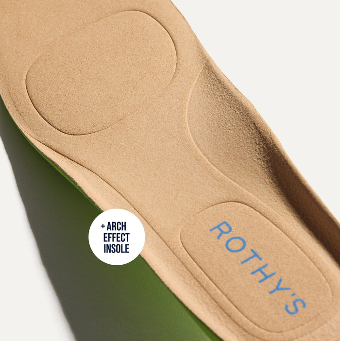 Close up of the Arch Effect Insole on The Daily Driver in Blue Sea.