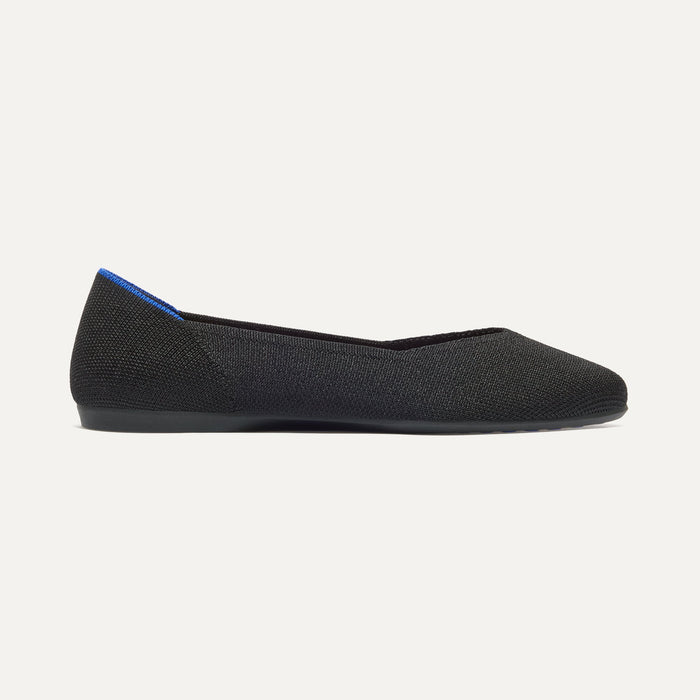 side | The Daily Flat in Black shown from the side.