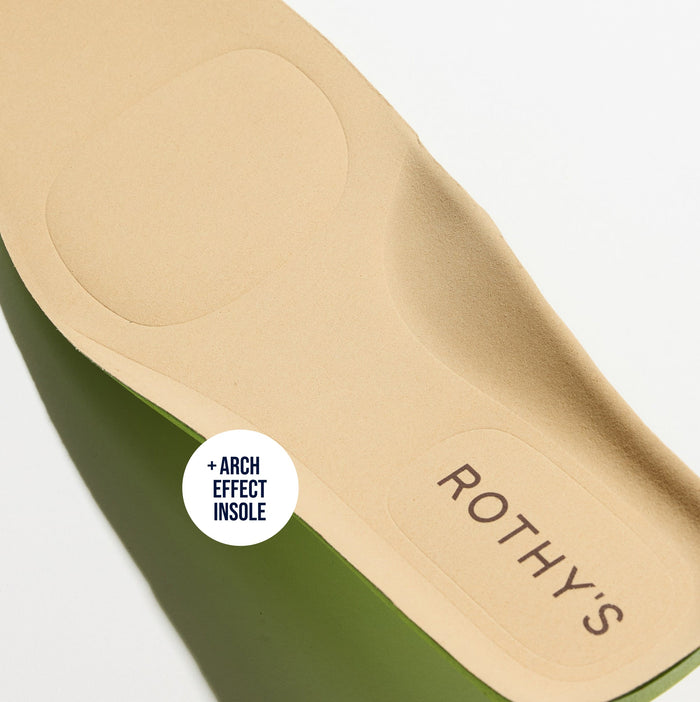 Close up of the Arch Effect Insole on The Men's Daily Driver in Dark Roast.