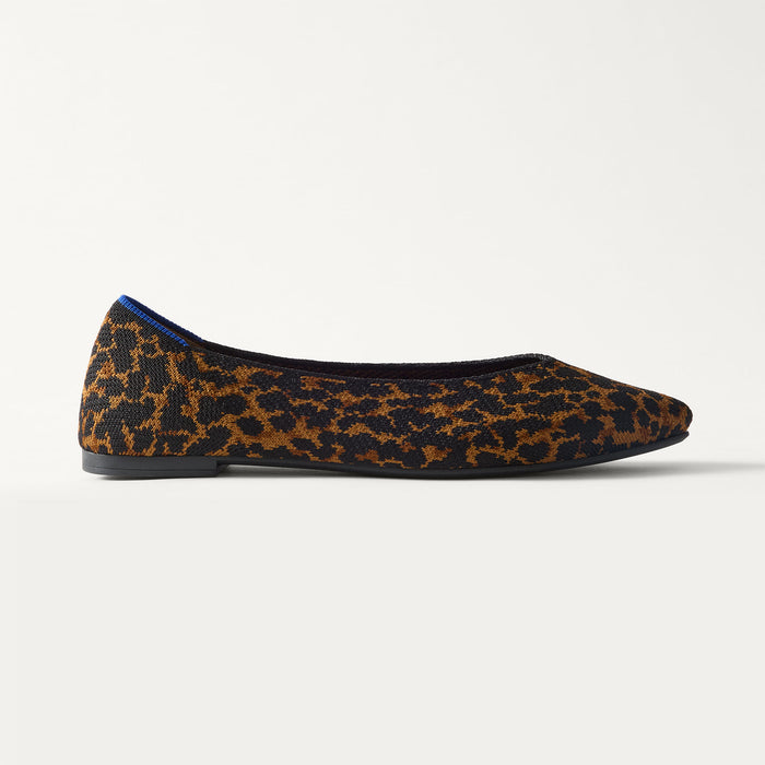 side | The Point III in Classic Torte shown from the side.