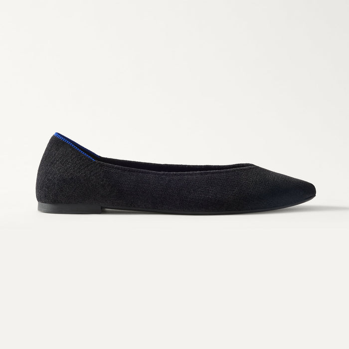 side | The Point III in ReVelvet Black shown from the side.