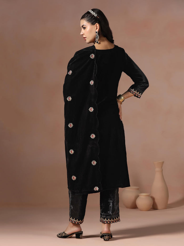Winter Women Black Embroidered Velvet Kurta Comfort Pant Dupatta.