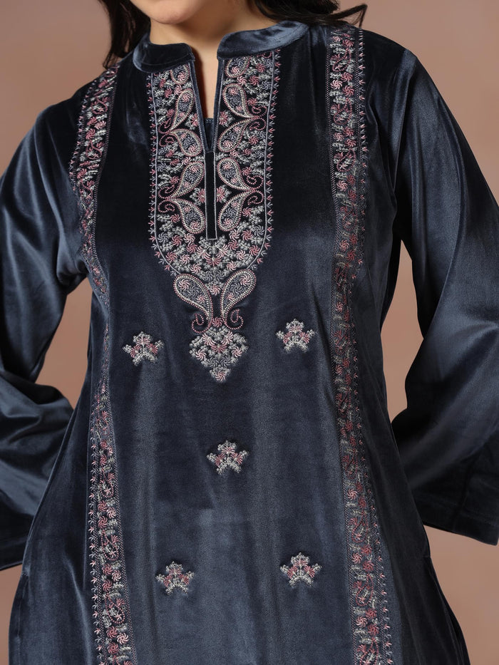 Winter Women Velvet Grey Embroidered Co-Ord Set.