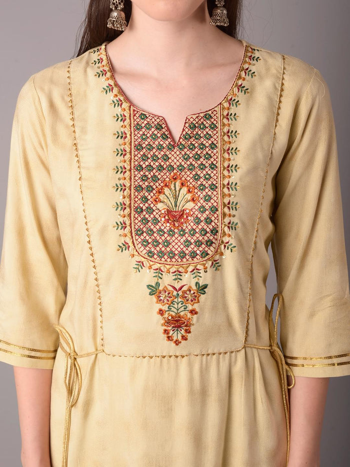 Women Beige Kurta With Trouser.