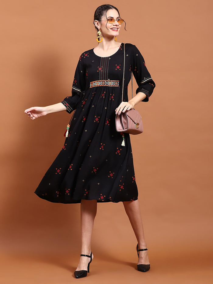 Women Black Geometric Print Dress.
