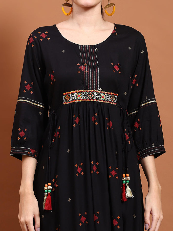Women Black Geometric Print Dress.