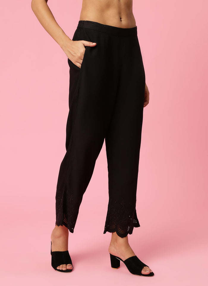 Women Black Solid Trouser.