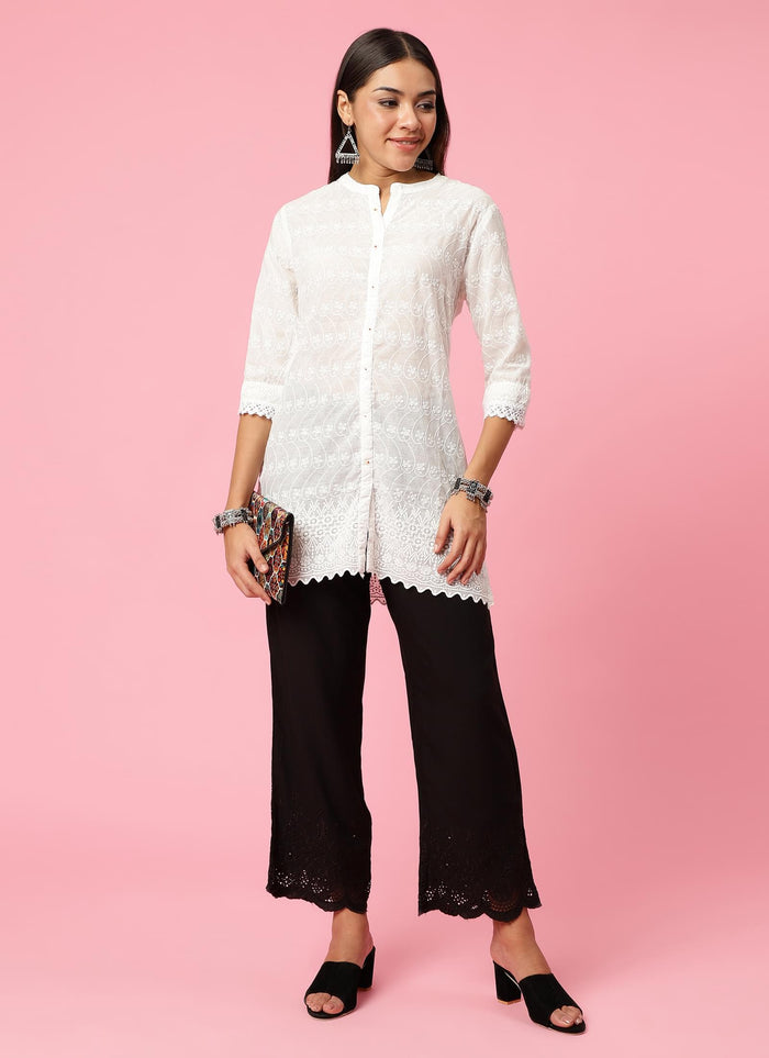 Women Black Solid Trouser.