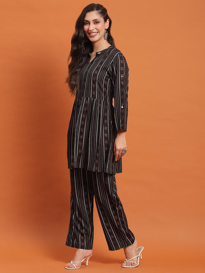 Women Black Stripe Print Co-Ord Set.