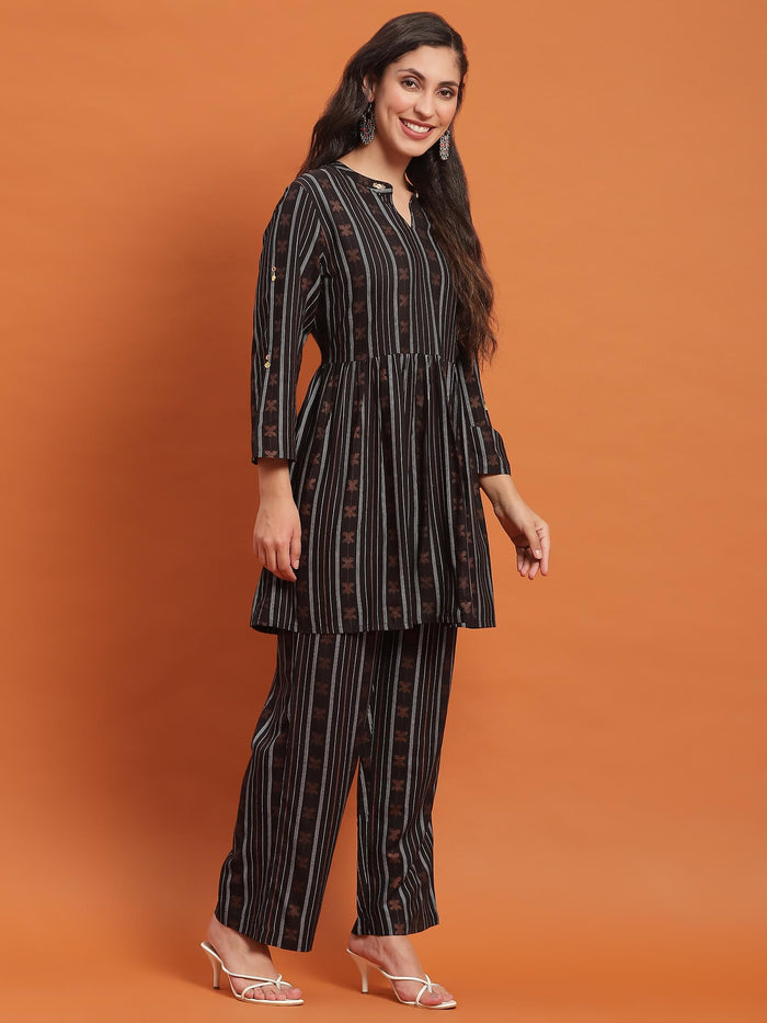 Women Black Stripe Print Co-Ord Set.