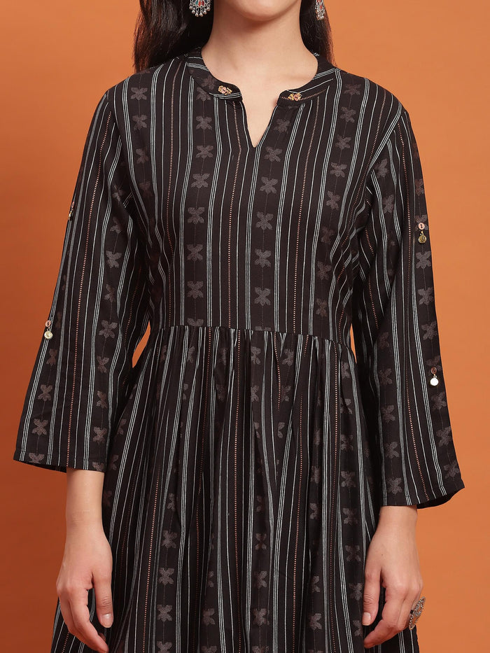 Women Black Stripe Print Co-Ord Set.