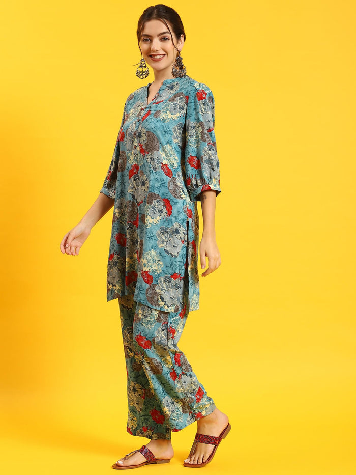 Women Blue Floral Print Co-Ord Set.