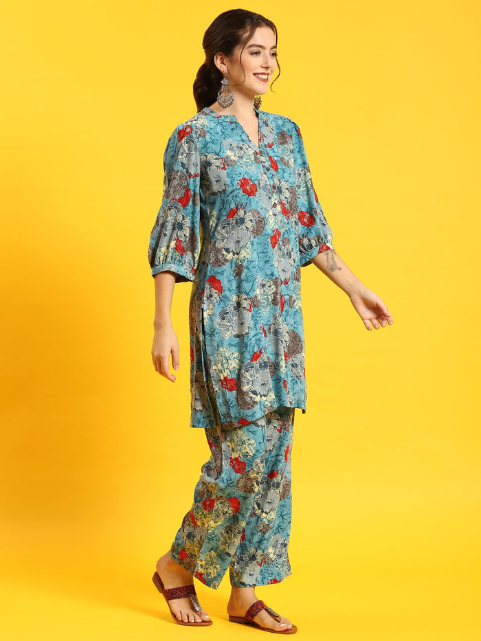 Women Blue Floral Print Co-Ord Set.