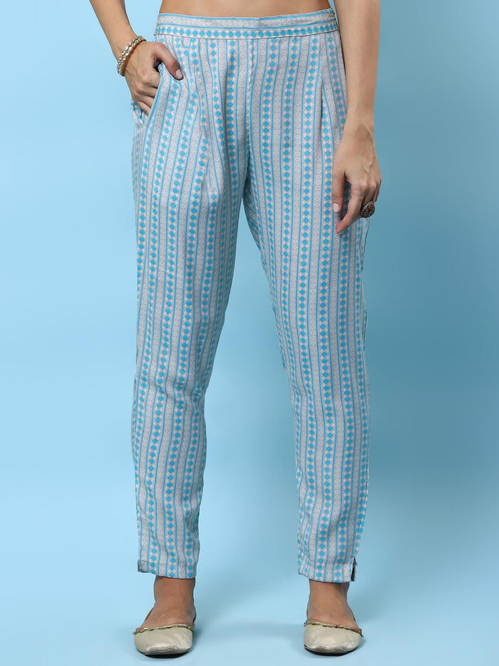 Women Blue Floral Printed Kurta With Trouser.