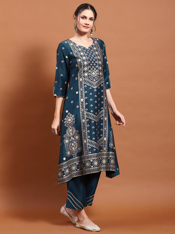 Women Blue Geometric Print Kurta With Comfort Pant.