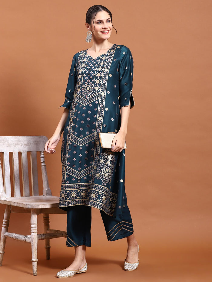 Women Blue Geometric Print Kurta With Comfort Pant.