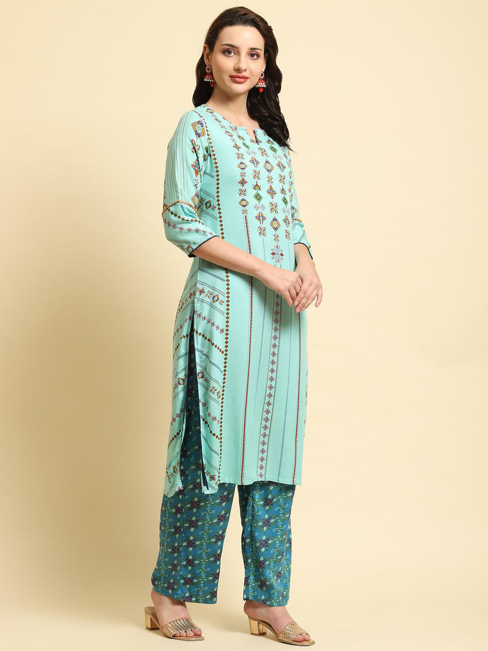 Women Blue Geometric Printed Kurta With Comfort Pant.