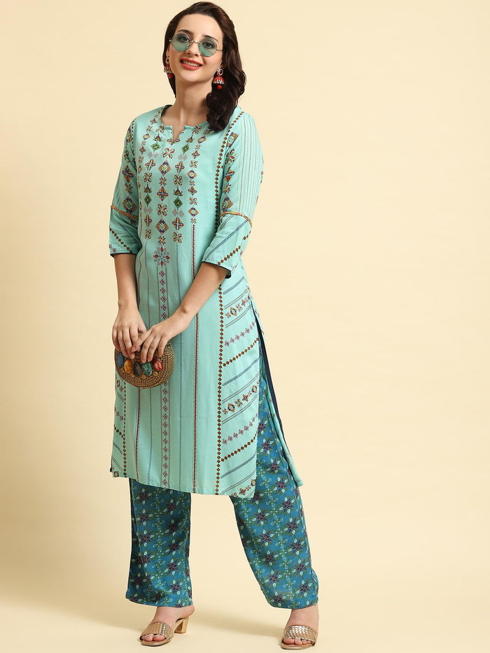 Women Blue Geometric Printed Kurta With Comfort Pant.