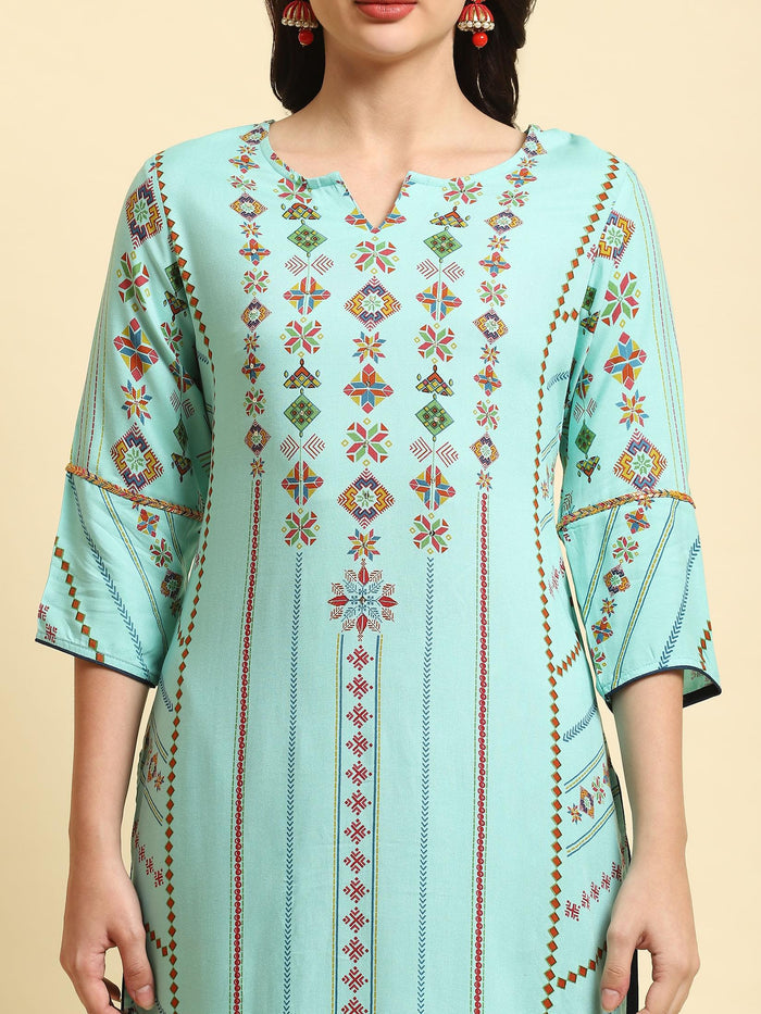 Women Blue Geometric Printed Kurta With Comfort Pant.