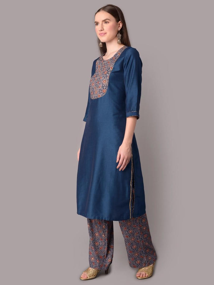 Women Blue Kurta With Trouser.