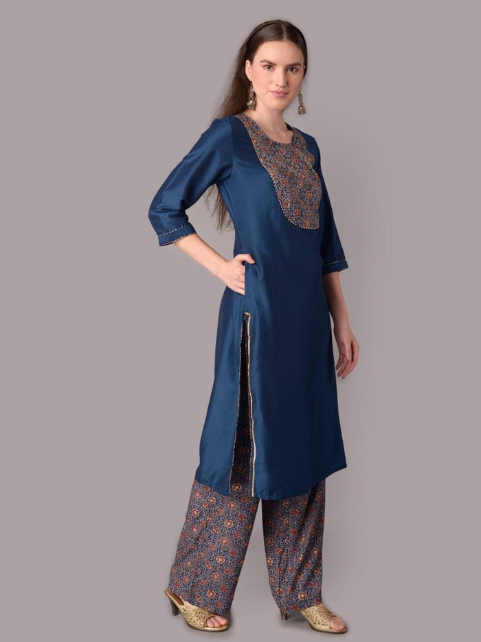 Women Blue Kurta With Trouser.