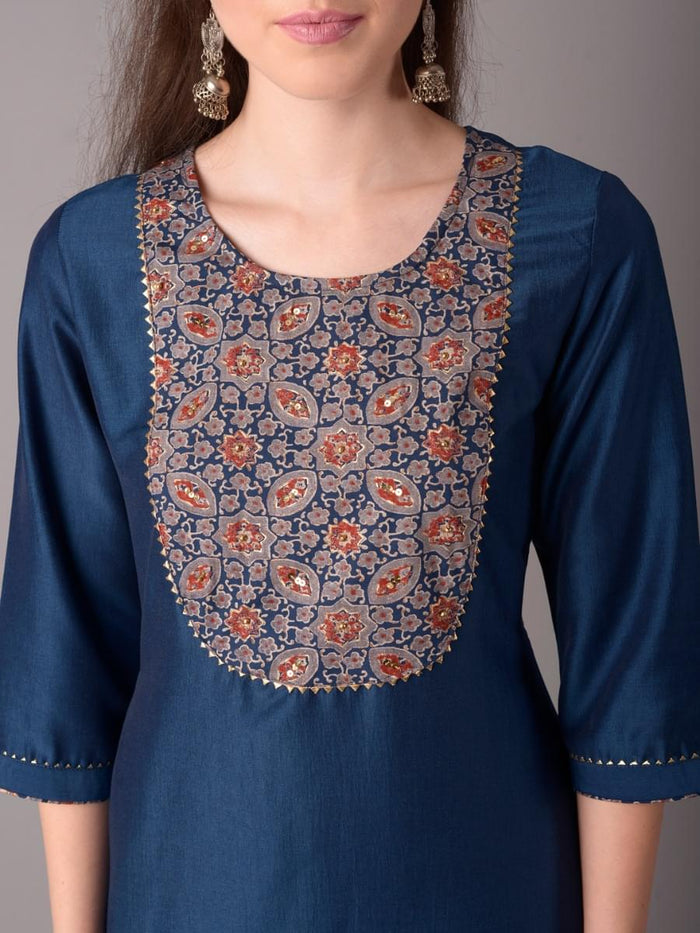 Women Blue Kurta With Trouser.