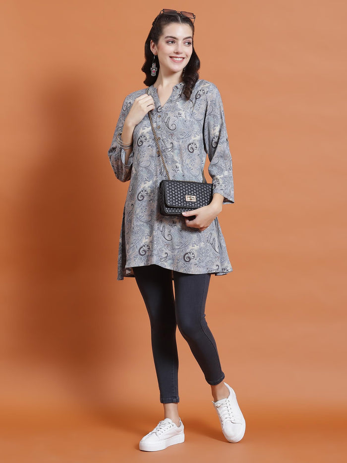 Women Blue Paisley Print Tunic.