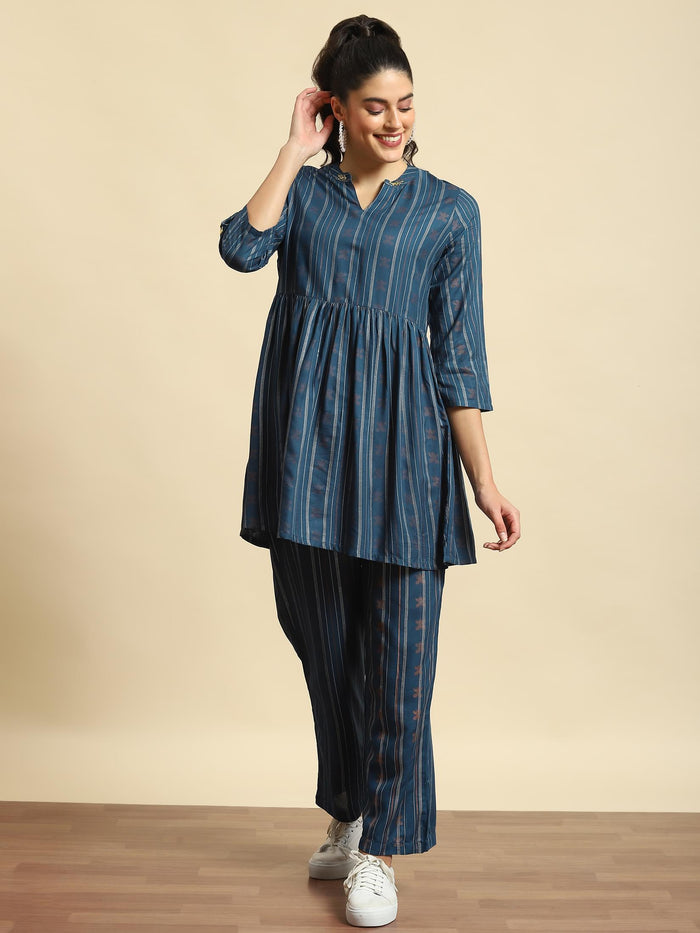 Women Blue Stripe Print Co-Ord Set.
