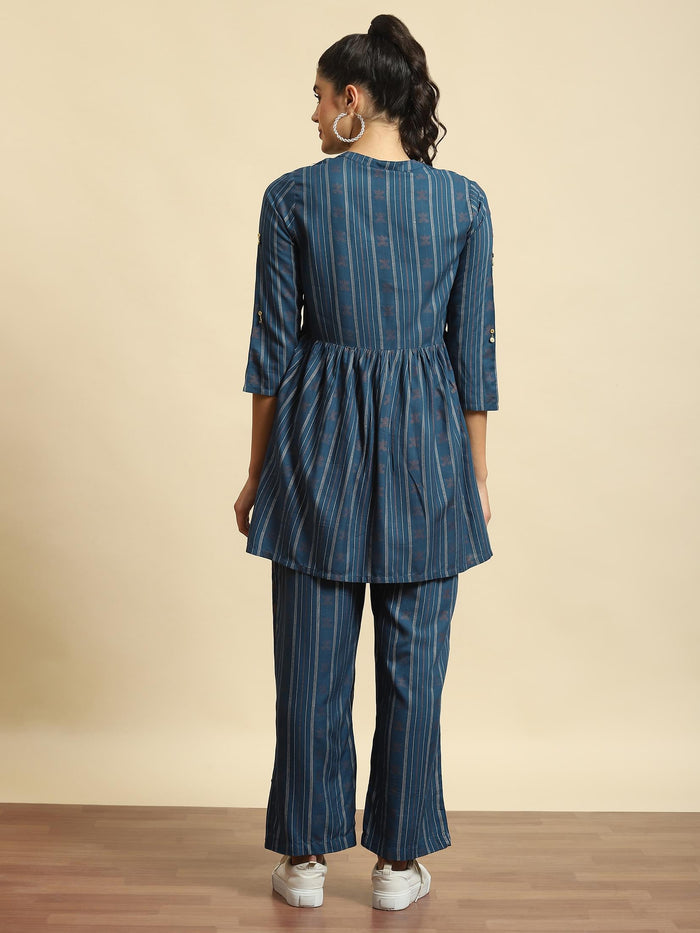 Women Blue Stripe Print Co-Ord Set.