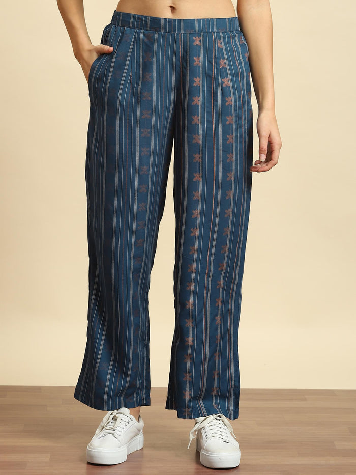 Women Blue Stripe Print Co-Ord Set.
