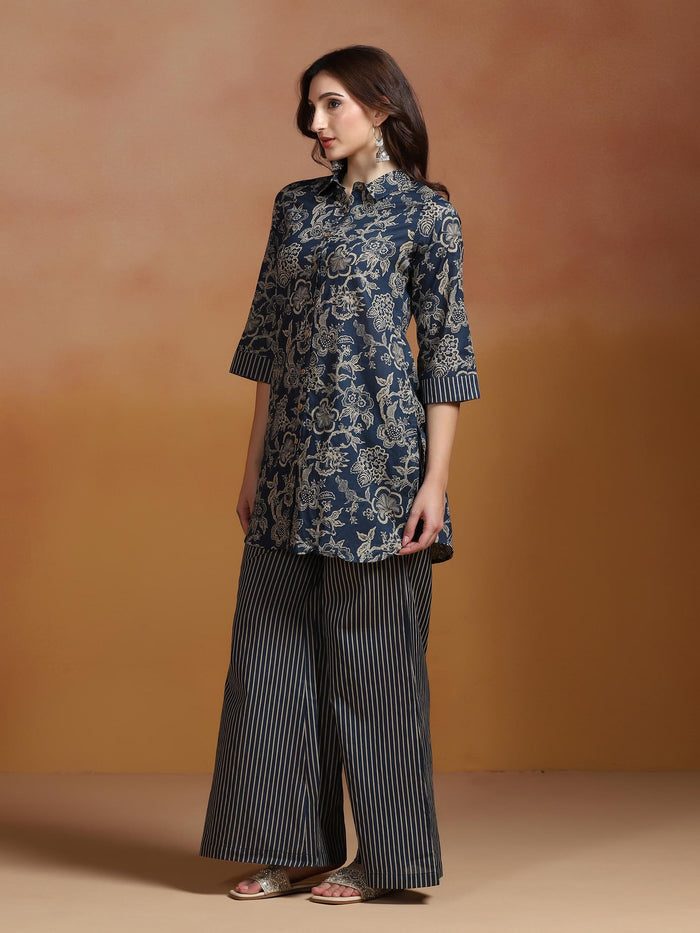 Women Cambric Indigo Printed Kurta With Wide Leg Pant.
