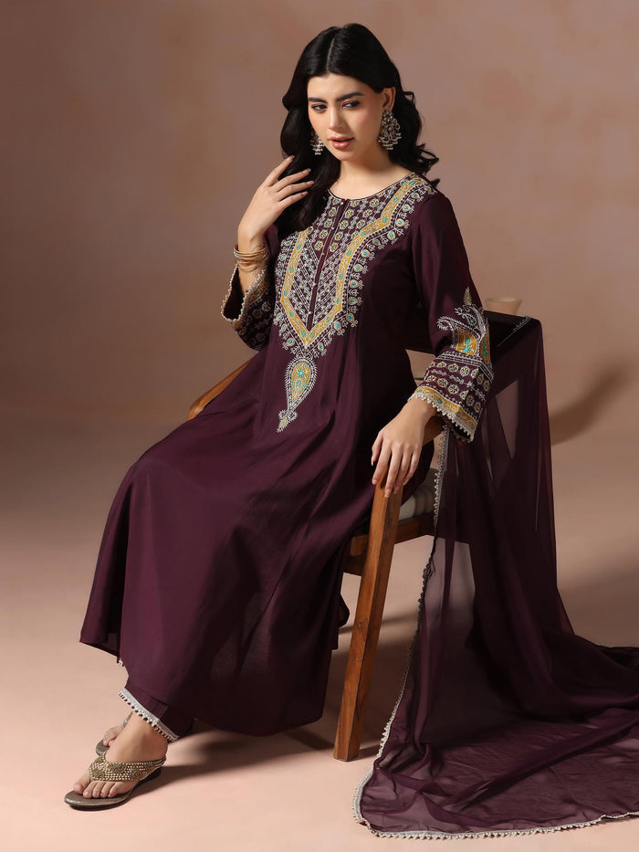 Women Chanderi Burgundy Embroidered Kurta Comfort Pant Dupatta.