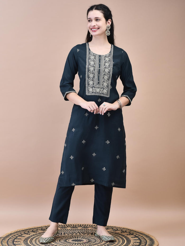 Women Chanderi Dark Green Embroidered Crop top Kurta Trouser Dupatta.