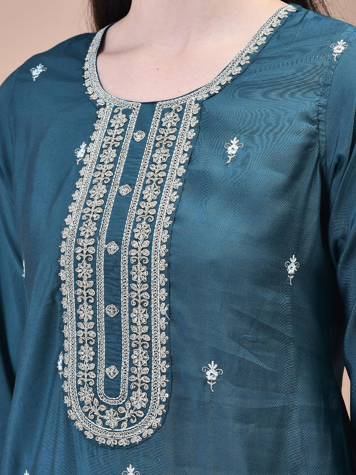 Women Chanderi Green Embroidered Kurta Crop top Trouser Dupatta.