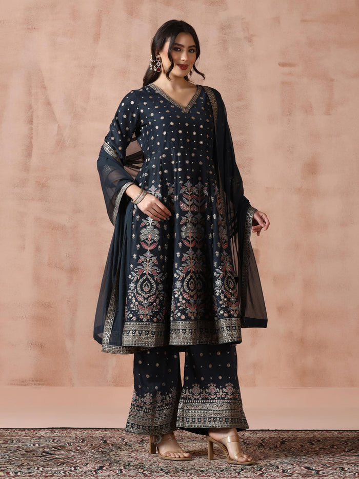 Women Chanderi Grey Printed Kurta Comfort Pant Dupatta.