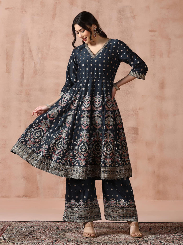 Women Chanderi Grey Printed Kurta Comfort Pant Dupatta.