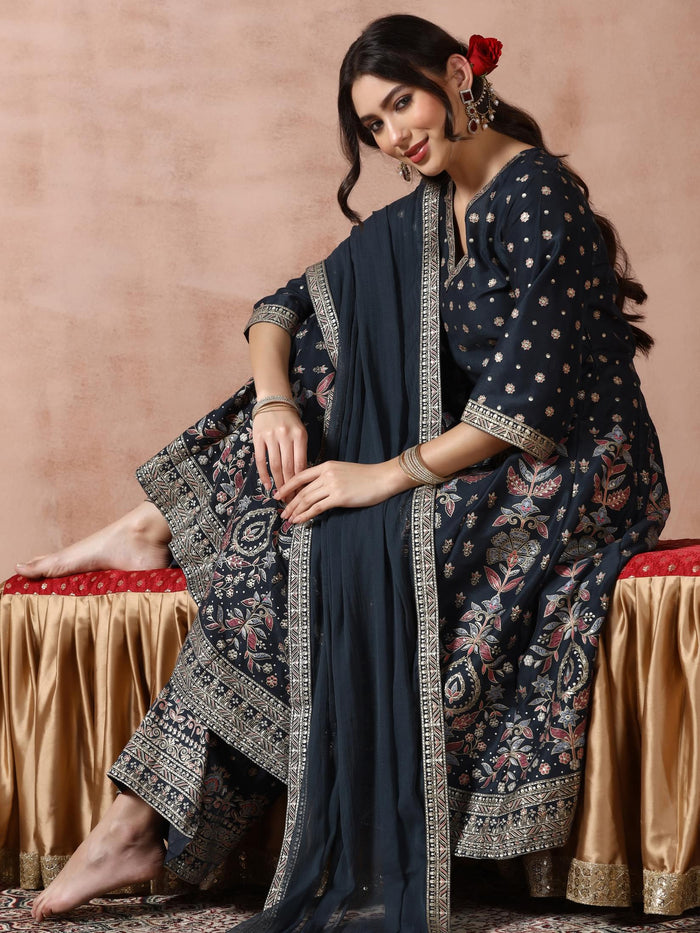 Women Chanderi Grey Printed Kurta Comfort Pant Dupatta.