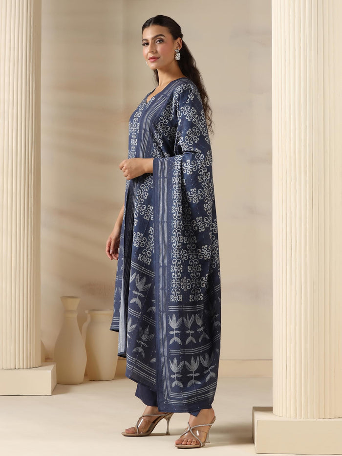 Women Chanderi Navy Blue Geometric Print Kurta Comfort Pant Dupatta.