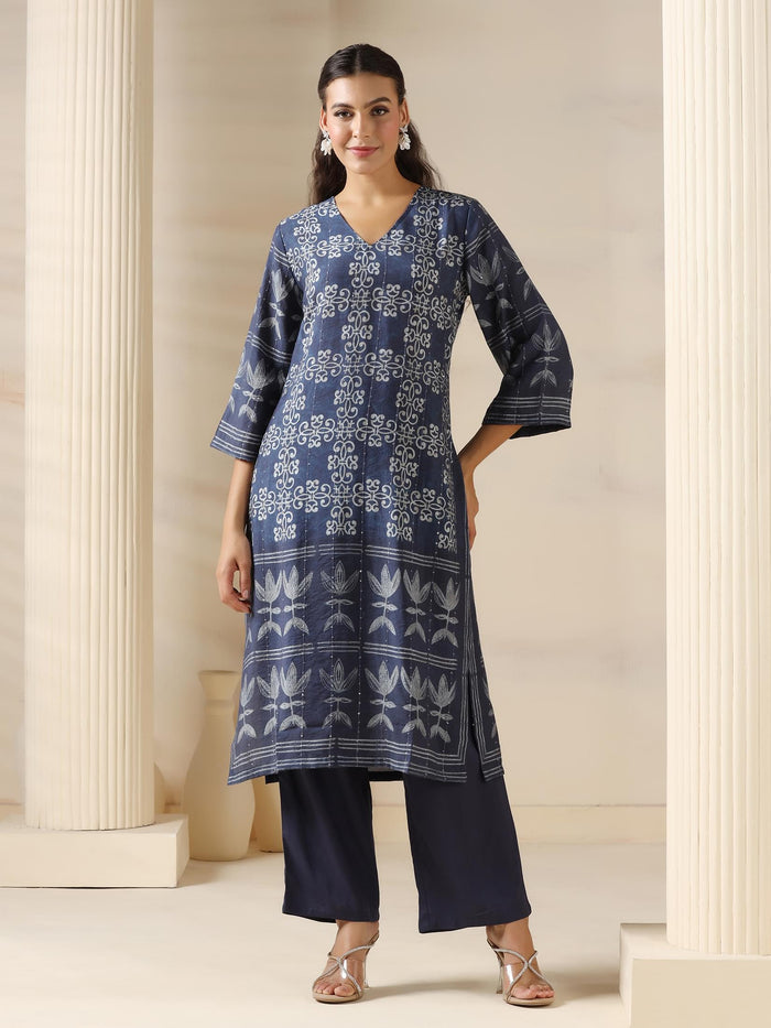 Women Chanderi Navy Blue Geometric Print Kurta Comfort Pant Dupatta.