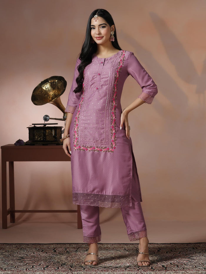 Women Chinon Lilac Embroidered Kurta Comfort Pant Dupatta.