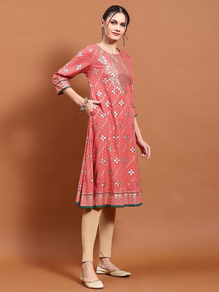 Women Coral Floral Print Kurta.