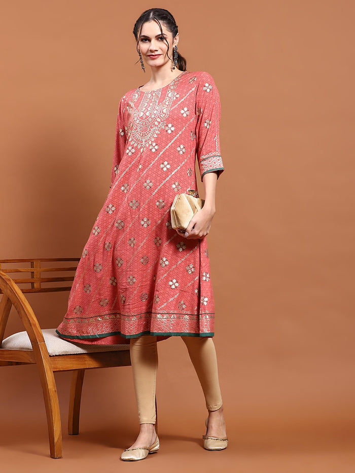 Women Coral Floral Print Kurta.