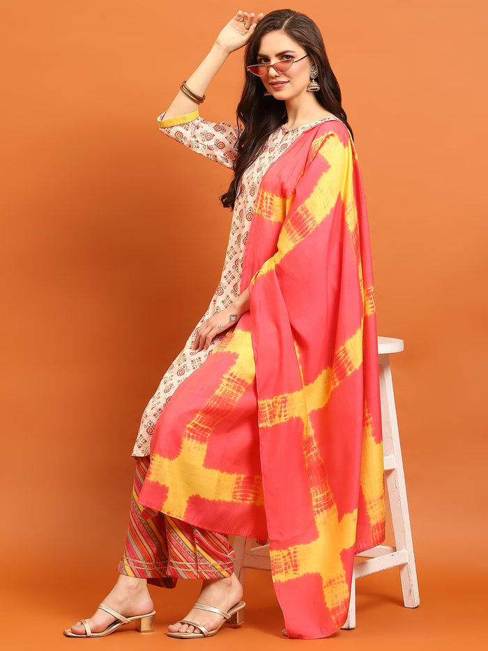 Women Coral Floral Printed Kurta Trouser Dupatta.