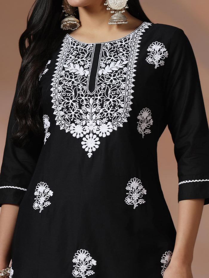 Women Cotton Black Embroidered Kurta Comfort Pant Dupatta.