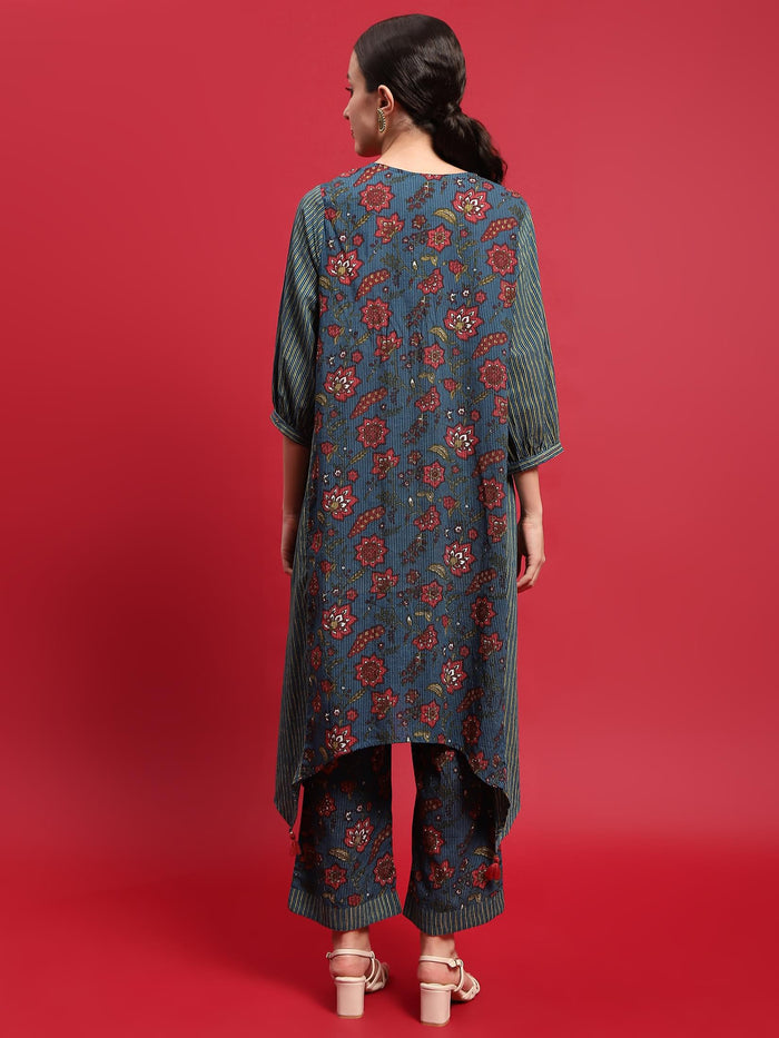 Women Cotton Blue Floral Print Kurta With Comfort Pant.