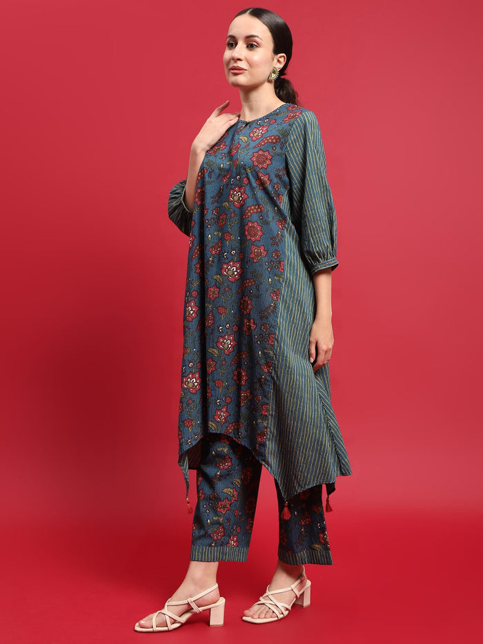 Women Cotton Blue Floral Print Kurta With Comfort Pant.