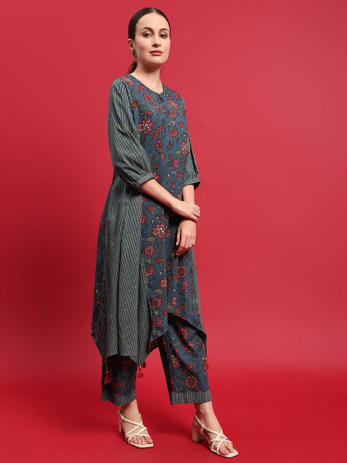 Women Cotton Blue Floral Print Kurta With Comfort Pant.